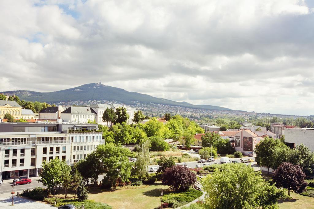 City Hotel Nitra With Free Parking Bagian luar foto