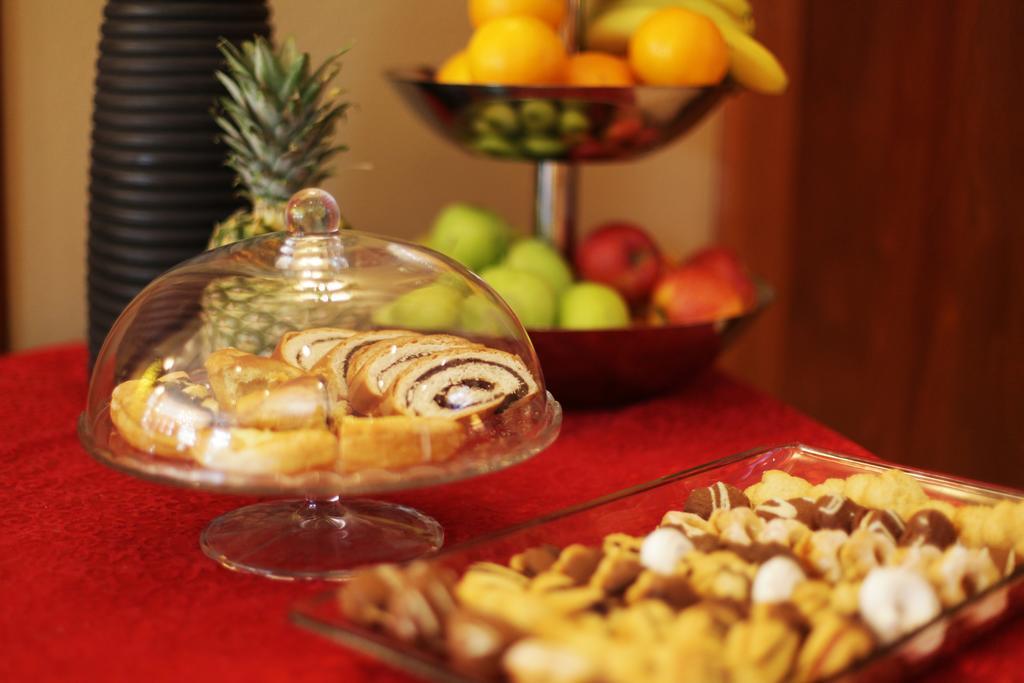 City Hotel Nitra With Free Parking Bagian luar foto