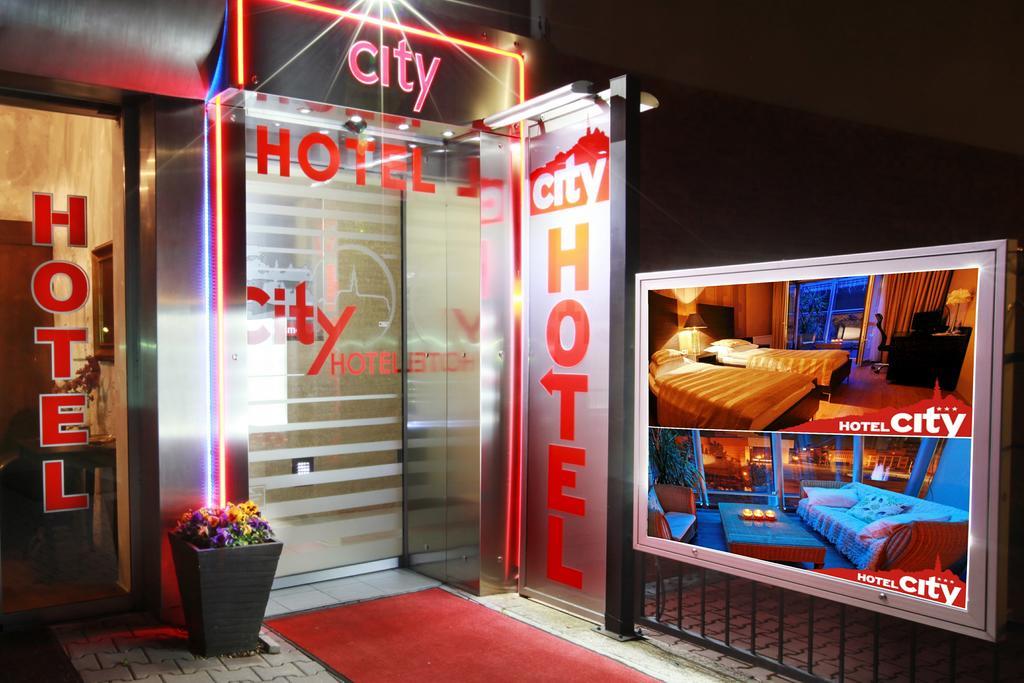 City Hotel Nitra With Free Parking Bagian luar foto