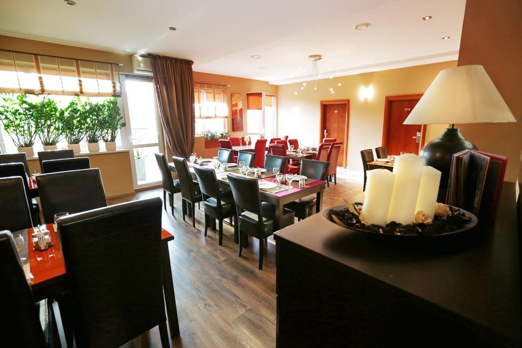 City Hotel Nitra With Free Parking Bagian luar foto