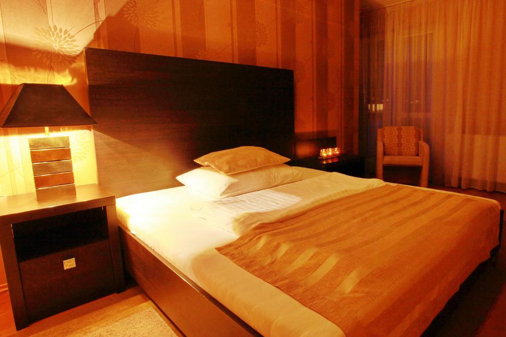 City Hotel Nitra With Free Parking Ruang foto